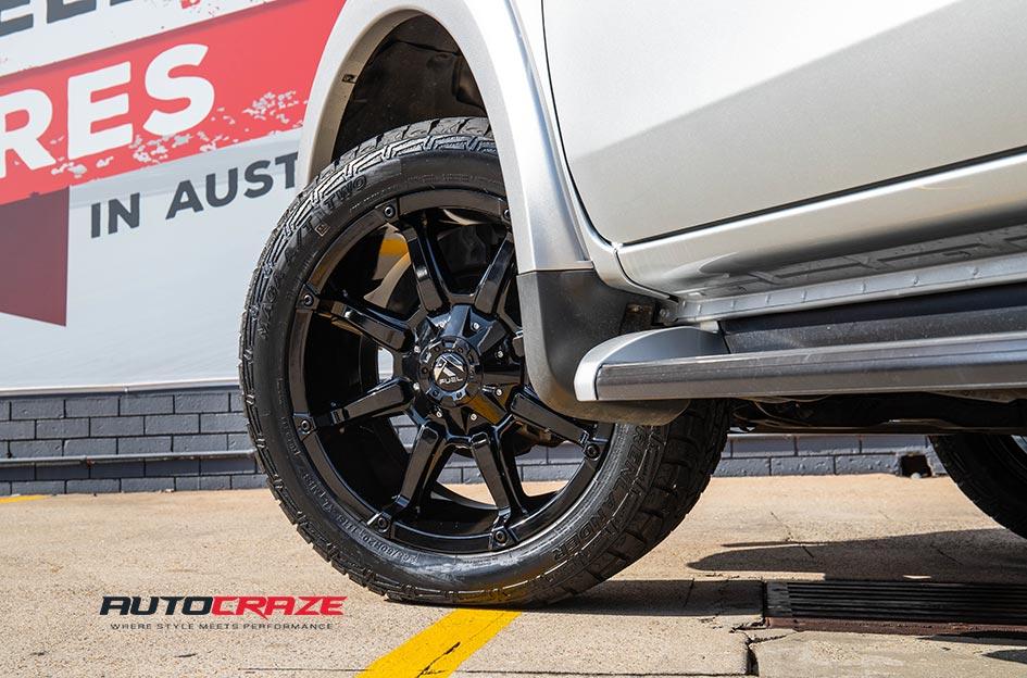 MITSUBISHI TRITON COUPLER GLOSS BLACK